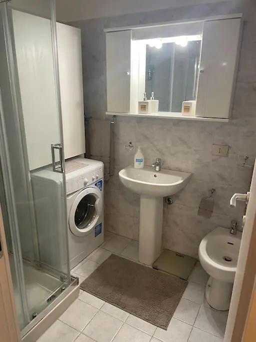 Apartament La Casa Di Ludo Mediolan